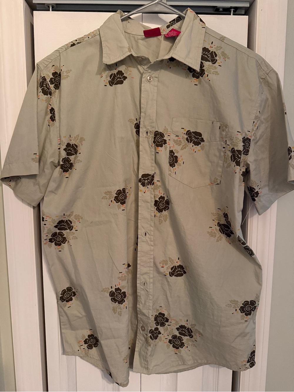 Men's Short-Sleeve Floral Button-Up Shirt